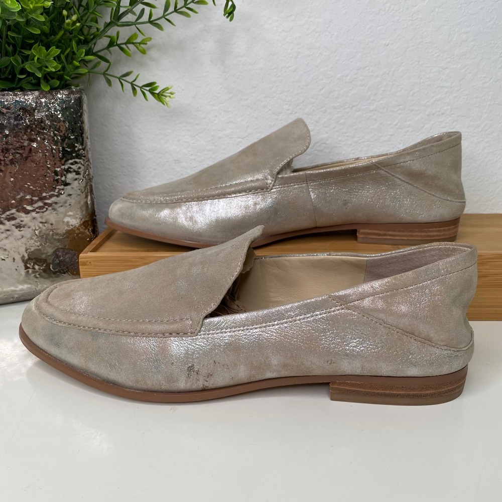 Vince Camuto Jendeya Loafers Womens Silver Metallic Leather Flats Minimalist 9.5 - Picture 3 of 11